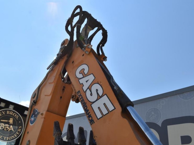 2012-case-590sn-image-31