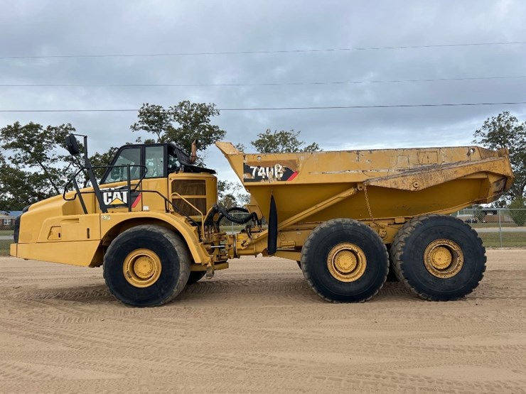 caterpillar-740b-image-1