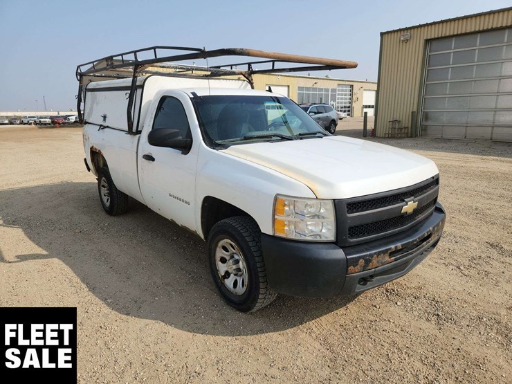 2011-chevrolet-silverado-1500-image-2