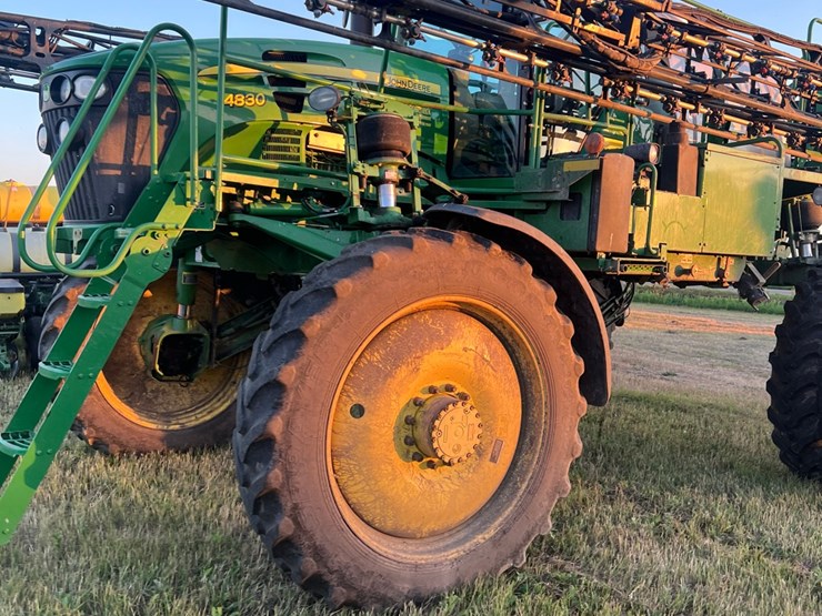john-deere-4830-image-17