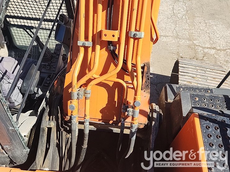 2015-hitachi-zx300-lc-6-image-17