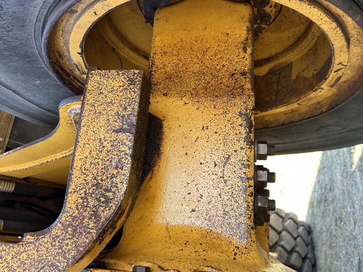 2003-deere-824j-image-73