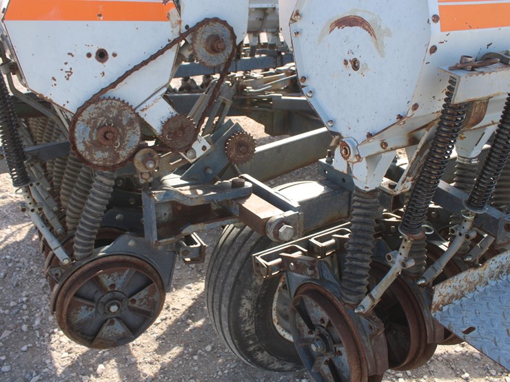#2013-•-26-ft-crustbuster-grass-drill-image-39