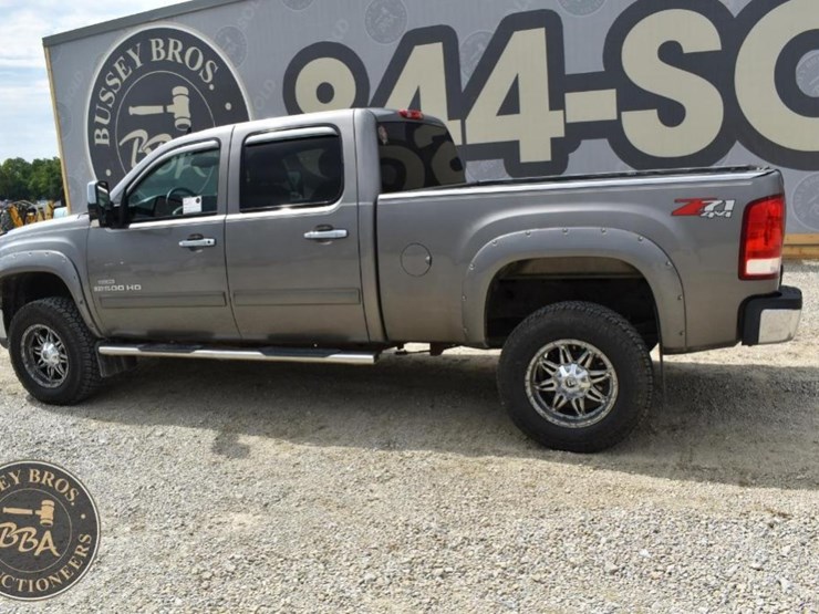 2007-gmc-sierra-2500-image-15