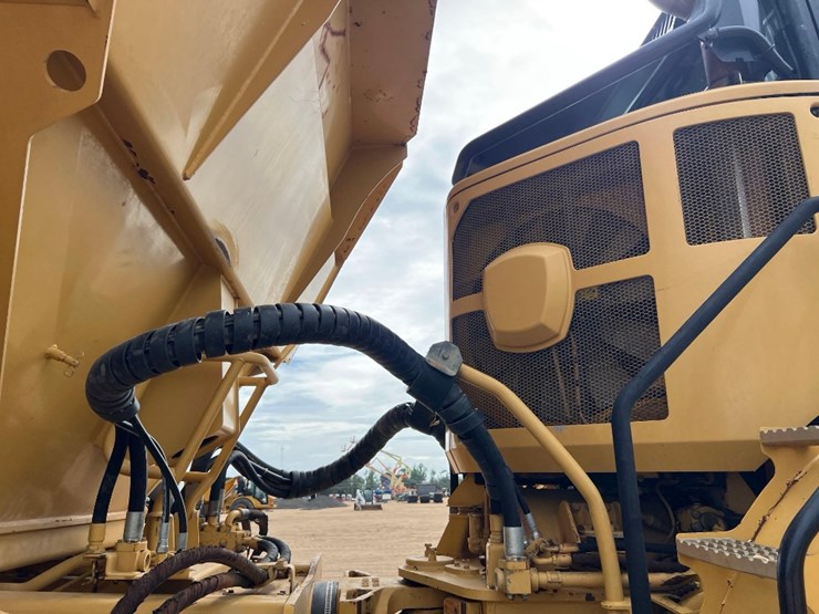 caterpillar-740b-image-25