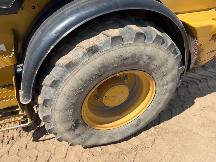 2021-caterpillar-908m-image-10