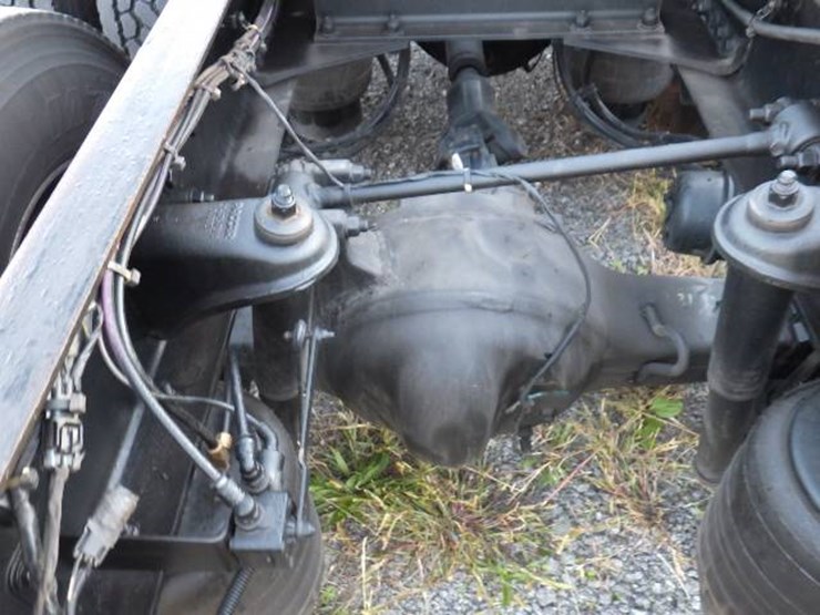 2023-kenworth-w990-image-6