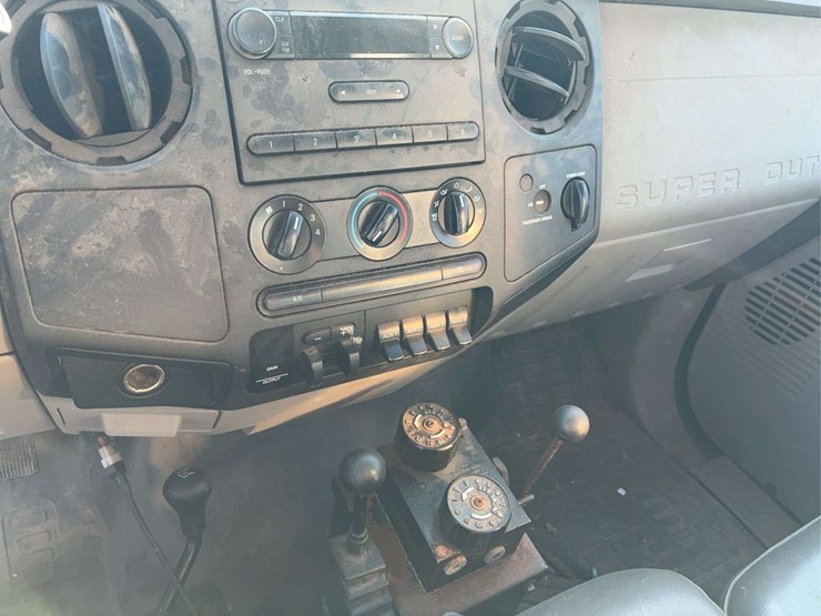2008-ford-f550-image-31