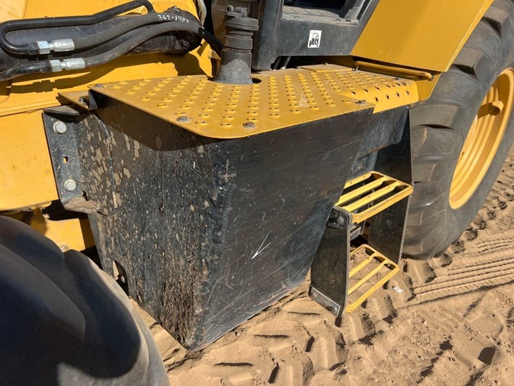 2018-caterpillar-415f2-il-image-17