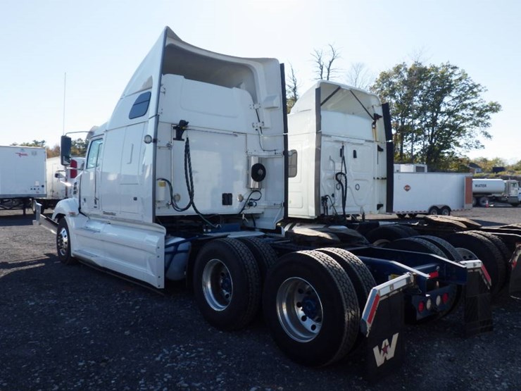 2020-western-star-5700xe-image-8
