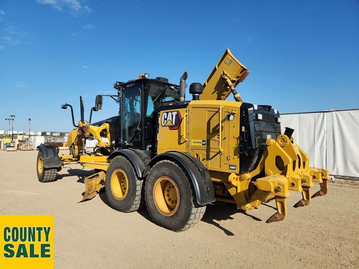 2020-caterpillar-150-awd-image-3