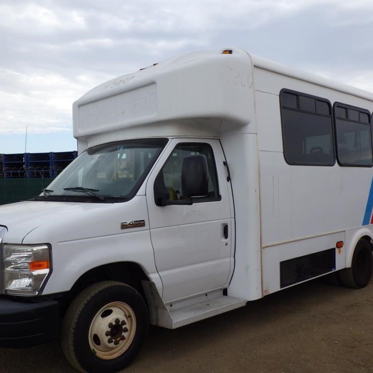 2017 FORD E450