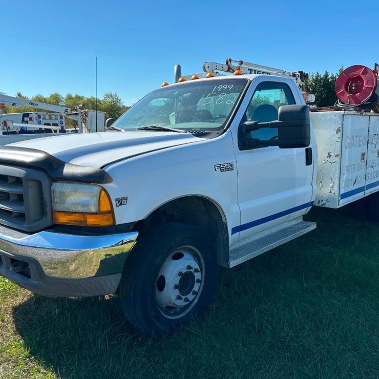 1999 FORD F550