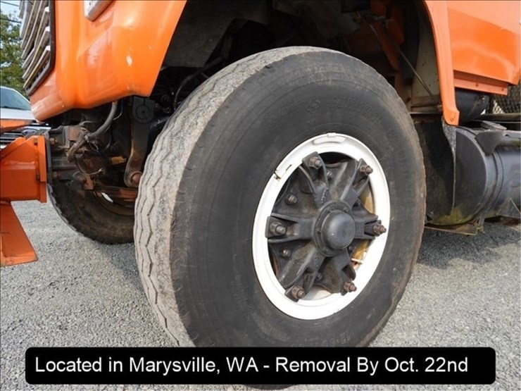 ford-l8000-image-34