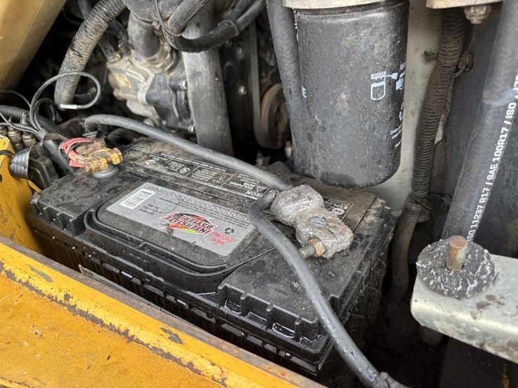 deere-325g-image-43