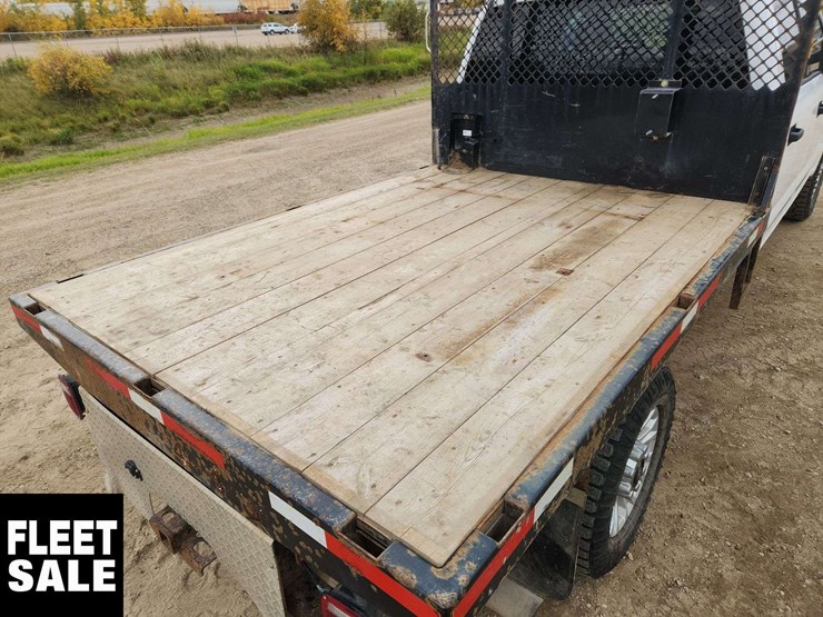 2021-ford-f350-image-23