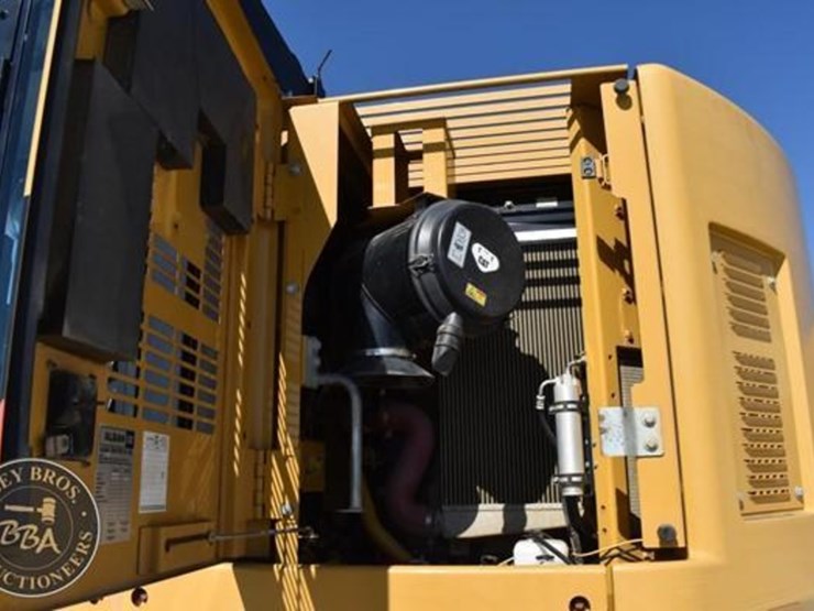 2015-caterpillar-328d-lcr-image-57