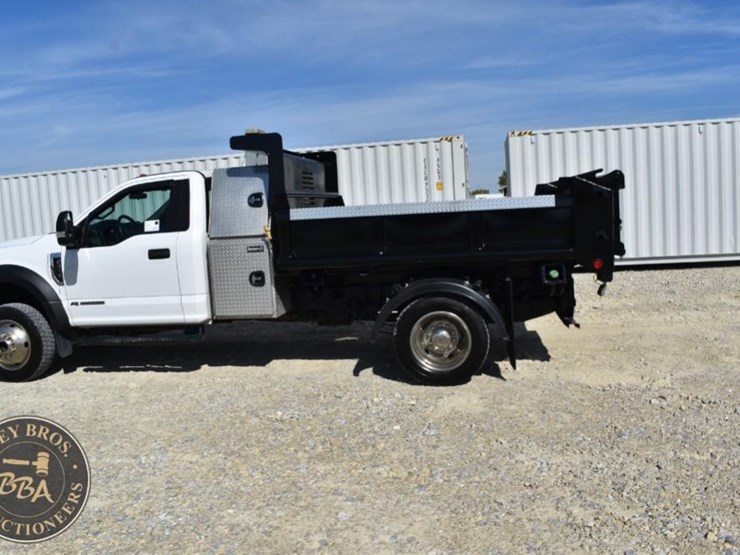 2017-ford-f550-image-9
