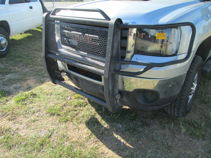 2011-gmc-2500hd-image-16