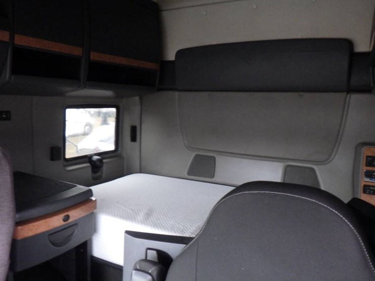 2016-international-prostar-image-11