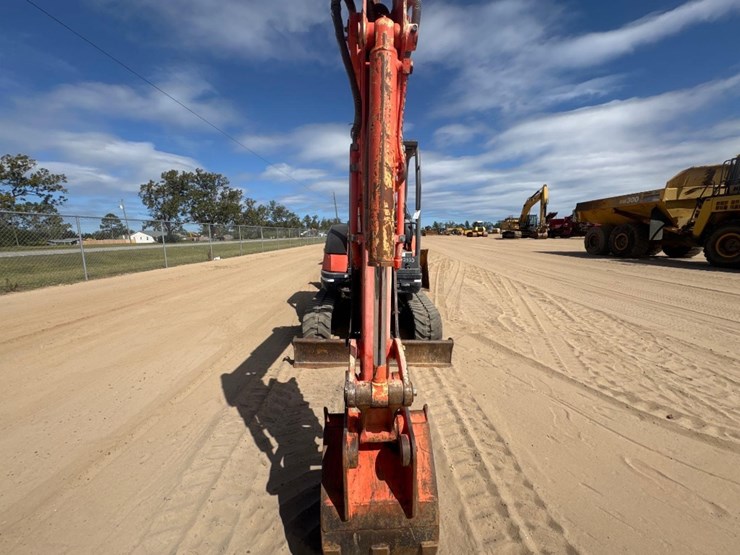 2006-kubota-kx71-3-image-3