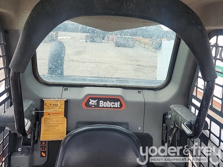 2022-bobcat-t64-image-23