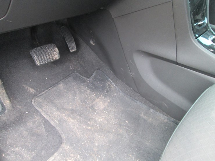 2019-buick-encore-image-21