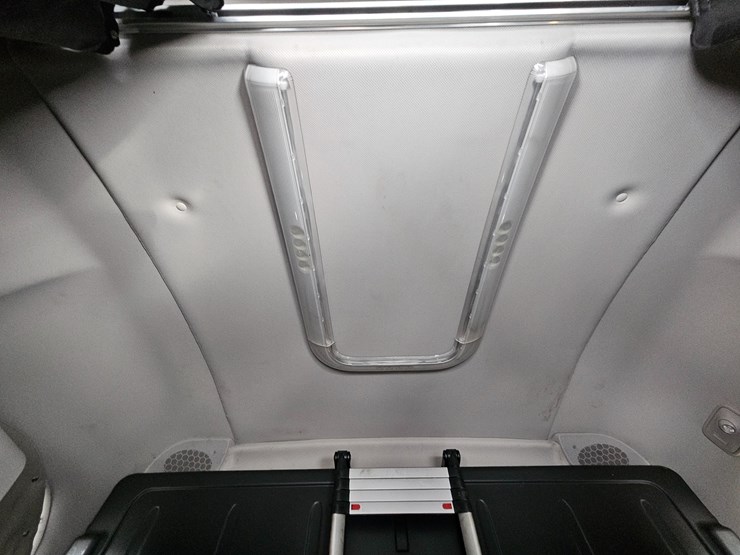 2019-freightliner-cascadia-126-image-72