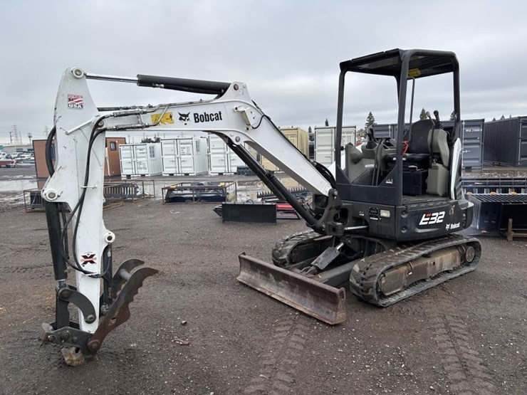 2019-bobcat-e32i-image-1