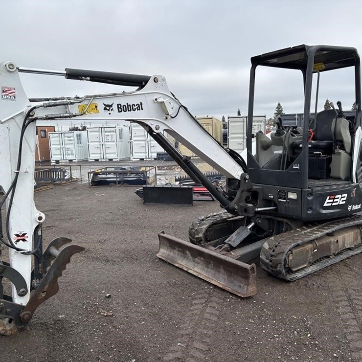2019 BOBCAT E32i