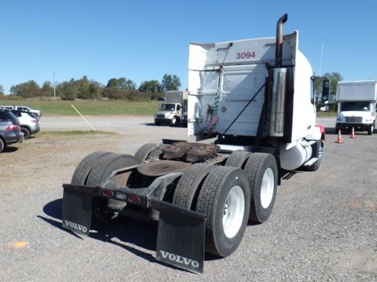 2009-volvo-vnl-630-image-5