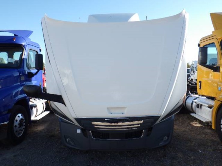 2019-freightliner-cascadia-126-image-13