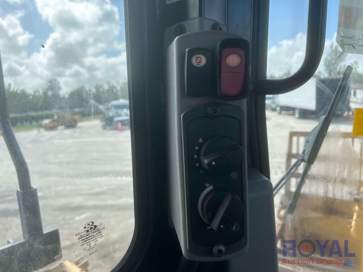 2017-caterpillar-d6t-lgp-image-30