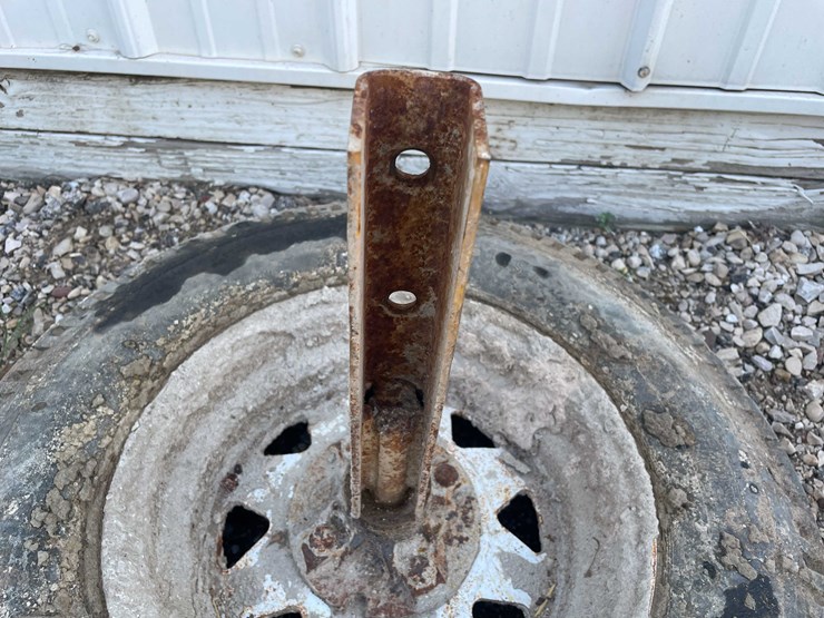 #1927-•-(2)-tires-image-3