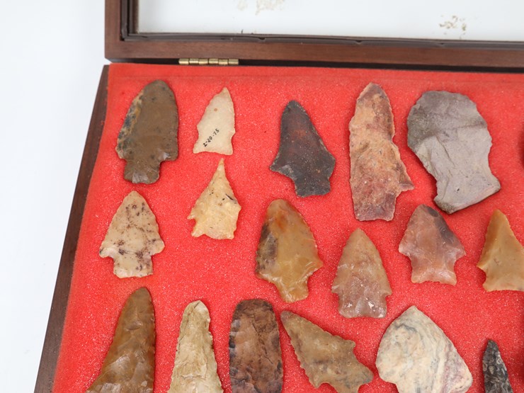 #67-•-#4173-•-(52)-framed-native-american-artifacts-image-3