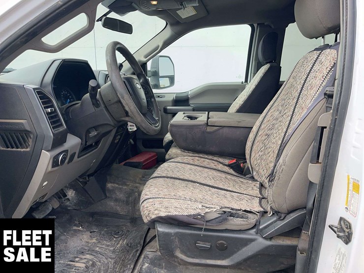 2021-ford-f350-image-10