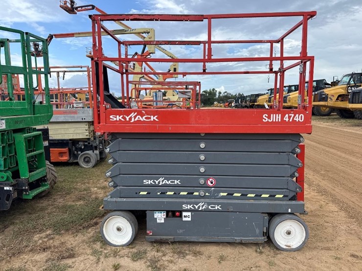 2017-skyjack-sjiii4740-image-2
