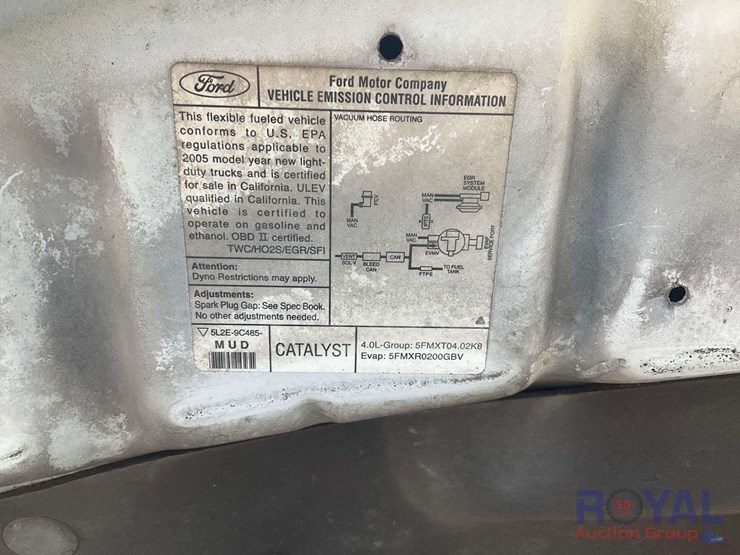 2005-ford-explorer-image-10