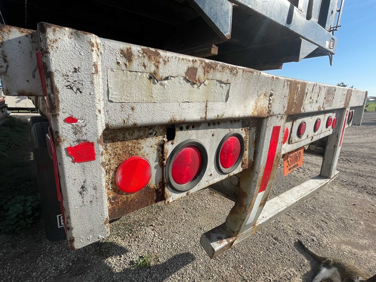 #1891-•-1985-transcraft-semi-flatbed-trailer-(has-wi-title)-image-12