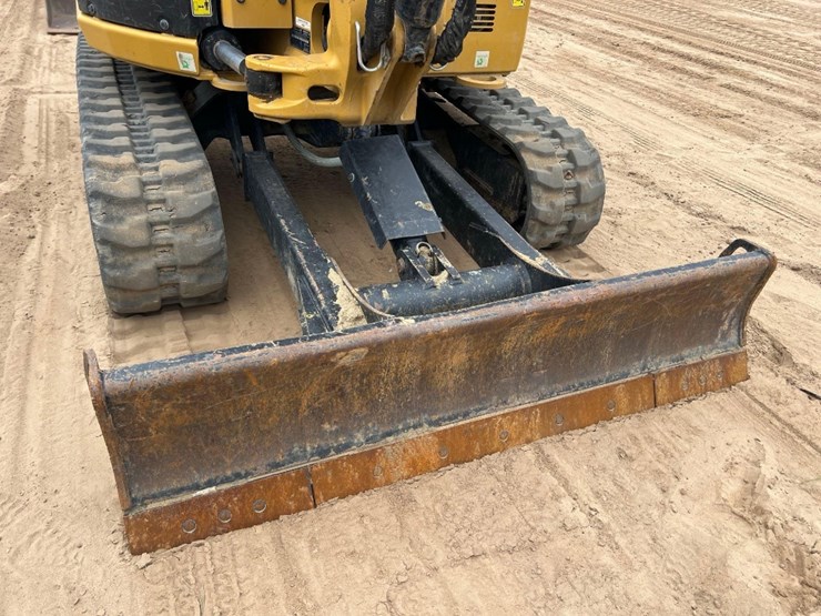 caterpillar-303-image-25
