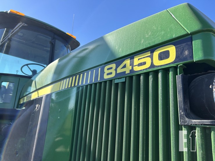 john-deere-8450-image-44