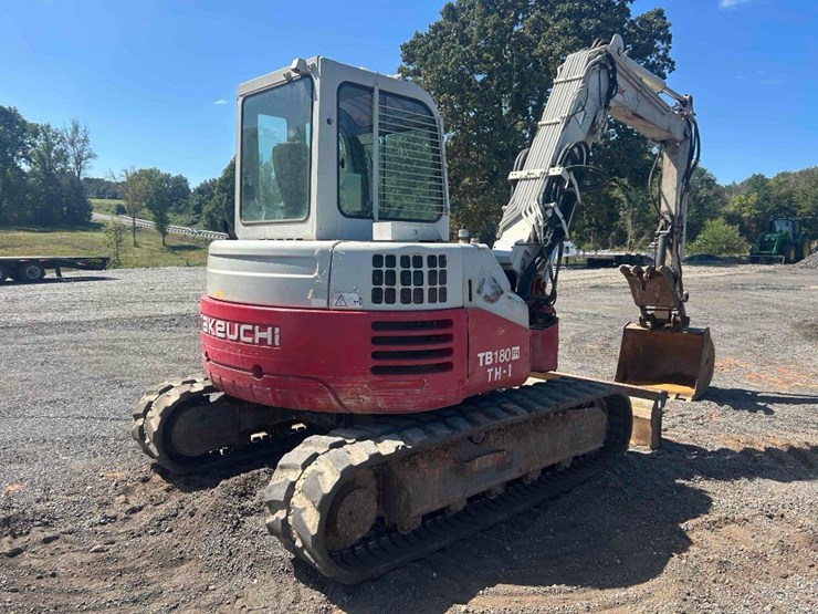 2013-takeuchi-tb180fr-image-4