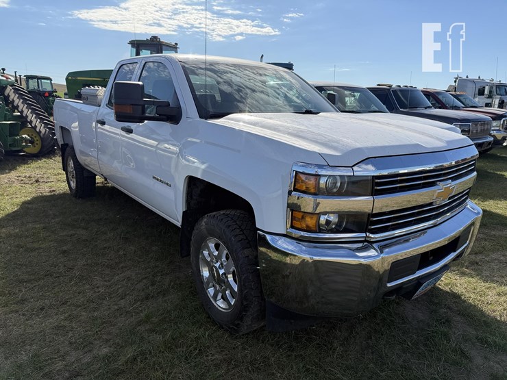 2017-chevrolet-silverado-2500hd-image-21