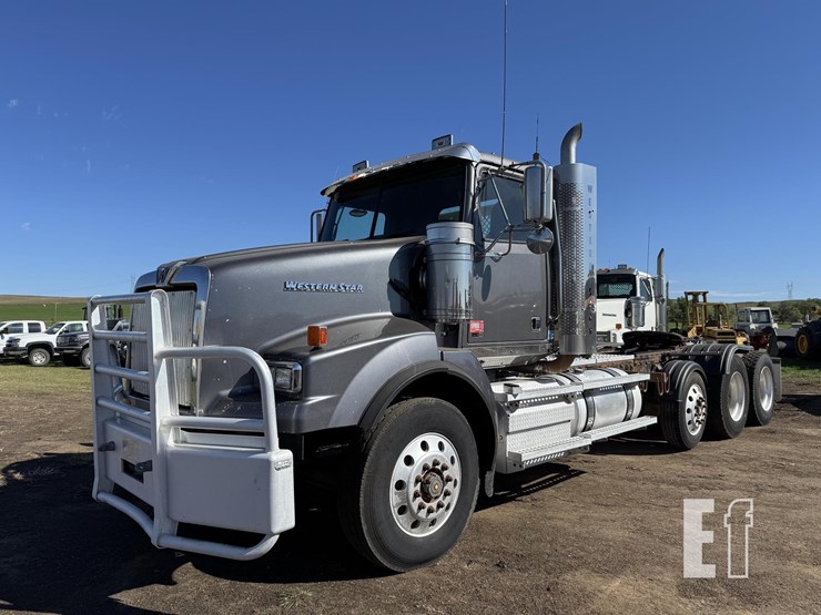 2012-western-star-4900-image-1