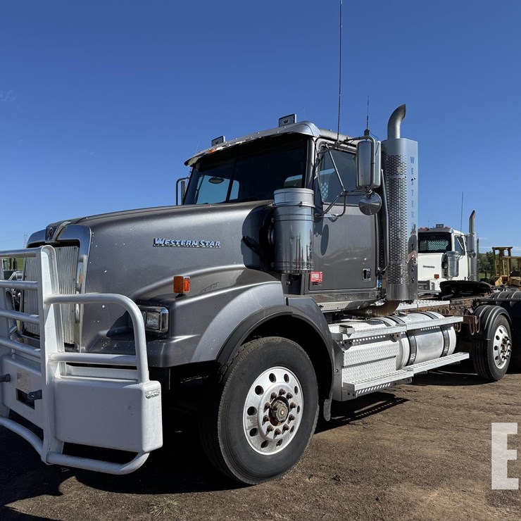 2012 WESTERN STAR 4900