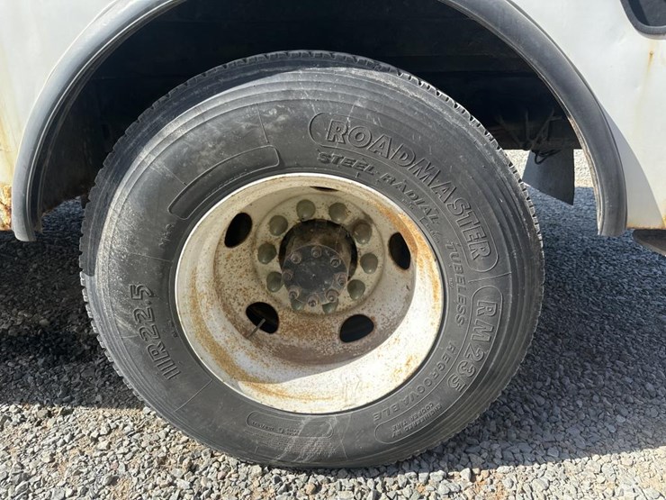2006-international-durastar-4300-image-64
