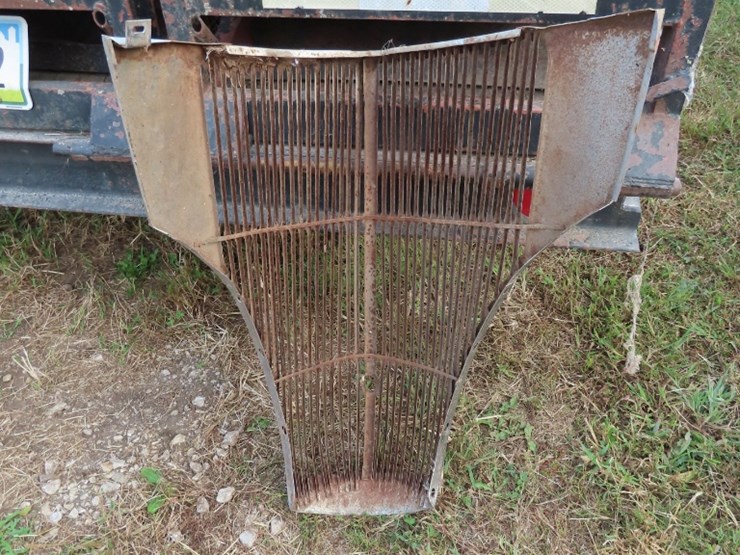 37-ford-grill-image-2