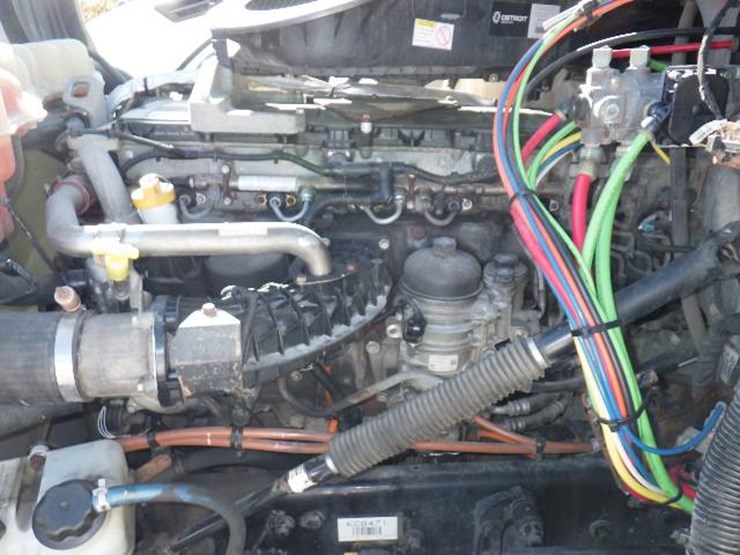 2018-freightliner-cascadia-126-image-14