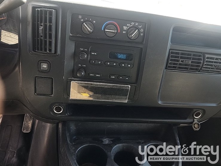 2006-gmc-savana-g2500-image-16