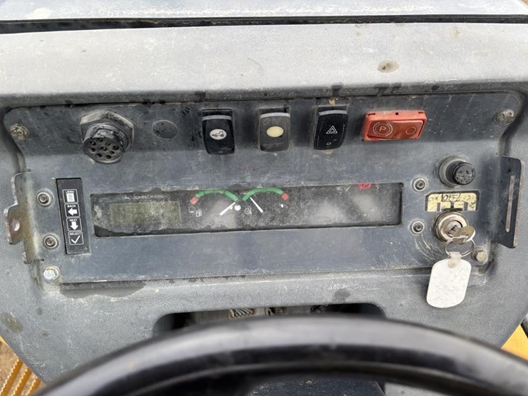 2012-deere-210lj-image-34